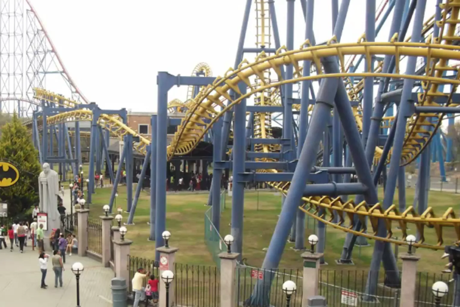 Six Flags México Eintritt: Online-Vorteile gegen Tageskasse